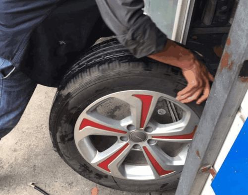 汽车补胎大概多少钱 汽车补胎大概多少钱