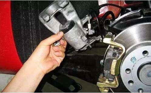 汽车转向液多少是正常