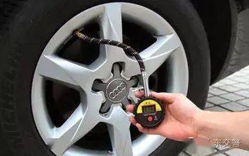 汽车雨天胎压是多少