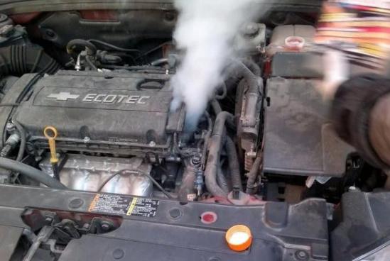 目前汽车防冻液多少升