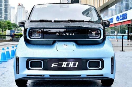 汽车左右距离多少为好