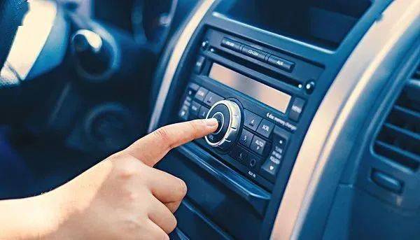 汽车可以下载多少歌曲听