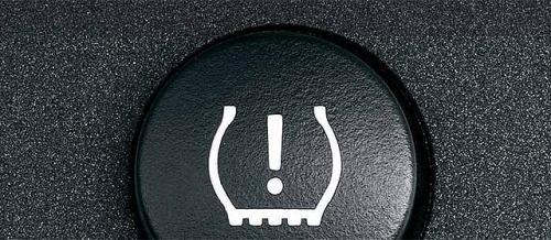 小汽车正常胎压是多少