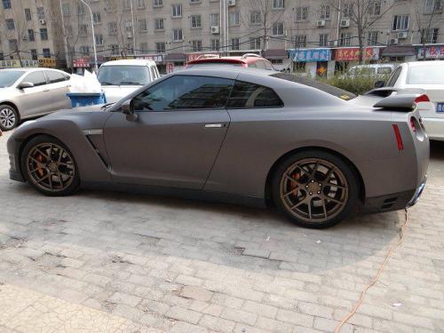 汽车喷漆需要多少钱