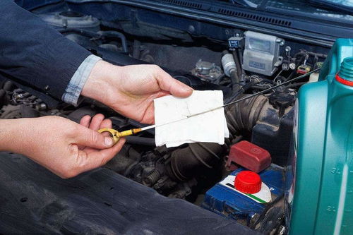 汽车机油一次加多少 汽车机油一次加多少