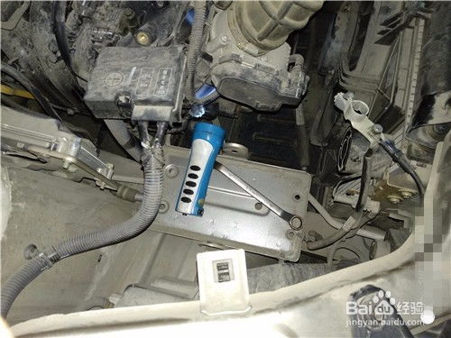 汽车发电机多少v电压