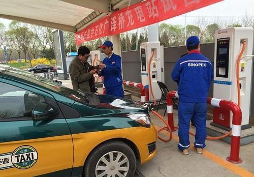 汽车的油有多少公斤 汽车的油有多少公斤