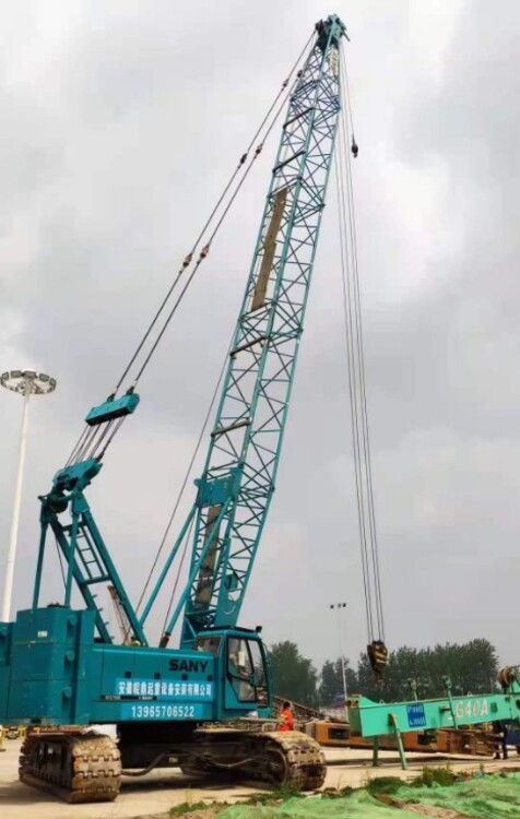 800吨汽车吊多少钱