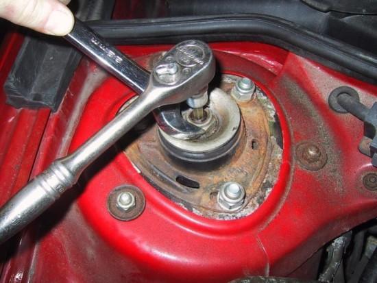 汽车换避震器多少钱