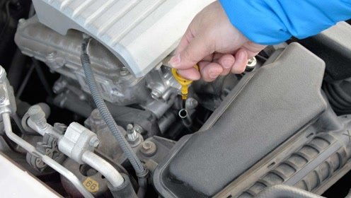 从哪里查看汽车机油多少