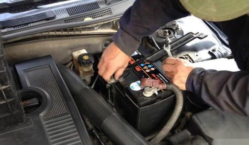 汽车熄火听歌费电多少