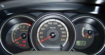 汽车剩多少公里加油 汽车剩多少公里加油