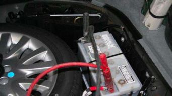 汽车油耗多少会坏电瓶