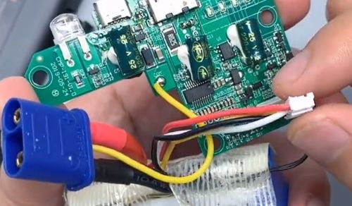 汽车电源输出多少电流