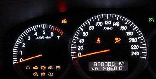 汽车大灯亮起要多少米 汽车大灯亮起要多少米