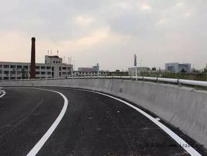 汽车开到多少码才会减速