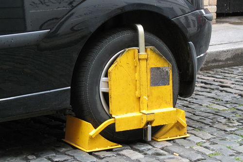 汽车后备箱换锁多少钱