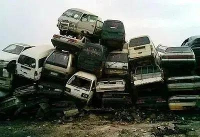 汽车开多少年报废