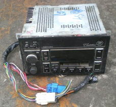 汽车cd机电压在多少