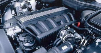 汽车早晨启动怠速多少