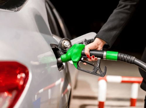 汽车油箱多少斤合适加油