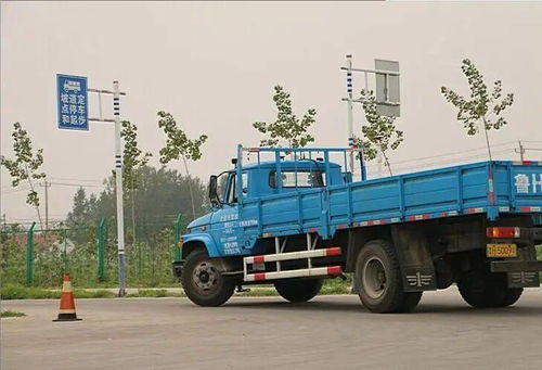 老153汽车自重多少吨