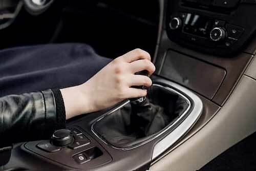 自动挡汽车怠速是多少 自动挡汽车怠速是多少