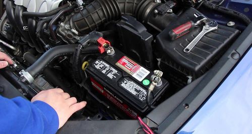 汽车电池多少伏的好些