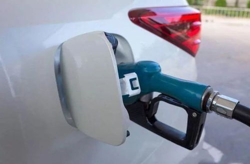 汽车油箱剩多少就要加油