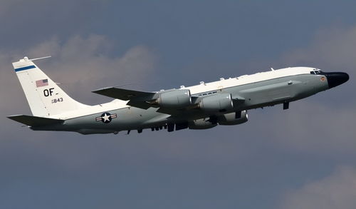 台媒披露解放军拦截美军机广播录音