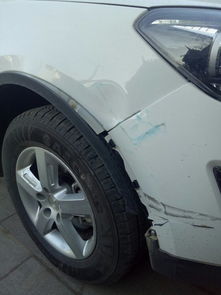 汽车后保险杠撞坏了大概多少钱