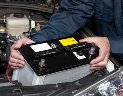 汽车电瓶能储存多少w