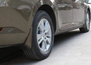 汽车挡泥板装多少钱