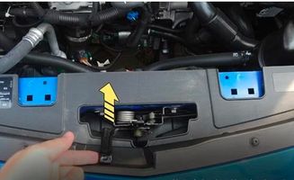 汽车引擎盖多少温度打开 汽车引擎盖多少温度打开