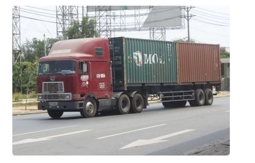 汽车每天运送多少吨