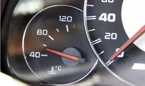 汽车水箱转速多少