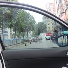 换汽车玻璃贴膜多少钱