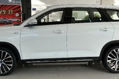 汽车前面塑料板多少钱 汽车前面塑料板多少钱