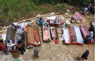 家族30余人祭祖在太公坟前露营 家族30余人祭祖在太公坟前露营