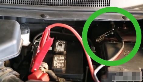 汽车电池多少伏