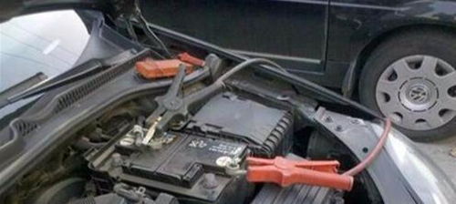 汽车内部多少伏电压正常