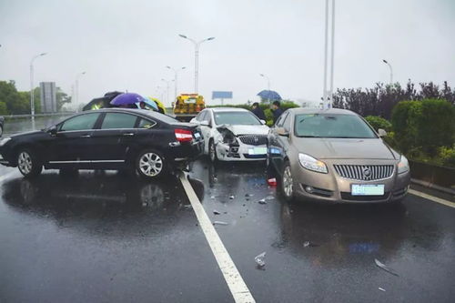 汽车擦了赔多少