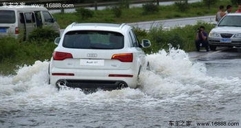 雨天汽车弯道减速多少