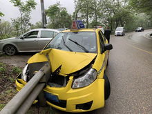 雨天汽车弯道减速多少