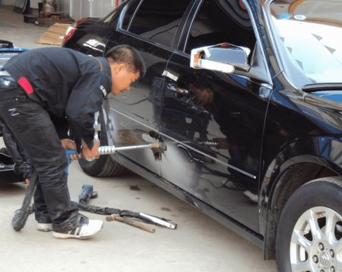 汽车喷漆一面多少