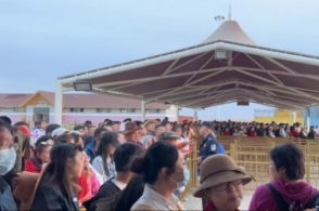 游客高喊“退票”万岁山景区致歉 游客高喊“退票”万岁山景区致歉