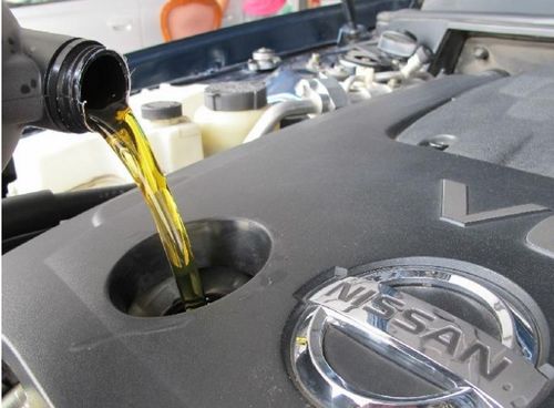 汽车清洗电瓶要多少钱