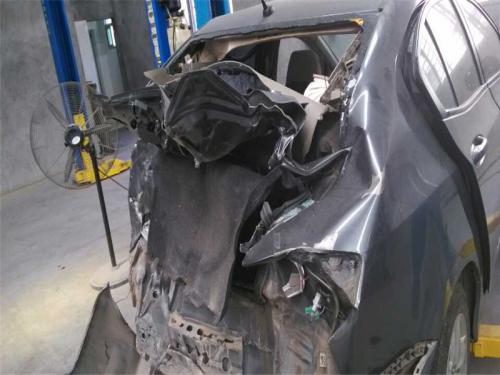 汽车后尾板切割赔偿多少