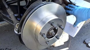 汽车刹车盘多少公里换