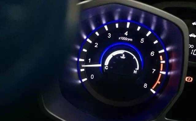 汽车冷启动多少转数正常